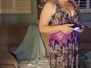 Upskirt verbal milf gamer (would you game with her?)