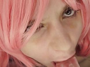 Une kawaii suce en cosplay et avale du sperme bien chaud en gorge profonde