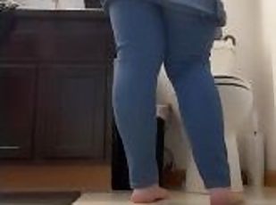 Pišanje, Mame koje bih jebao, Mame, Bbw, Stopala (Feet), Pov, Usko, Fetiš, Jeans, Bijeli