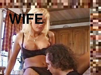 American wife Barbie fucks in the kitchen