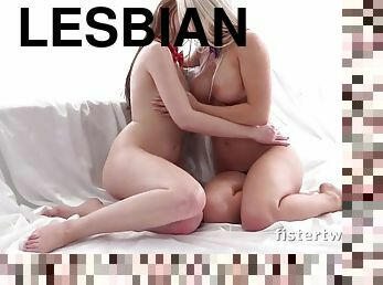 Lesbian fisting  busy blanche gets her pierced pussy fisted