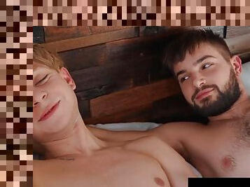 Twink shuts up once Johnny puts his cock in his mouth