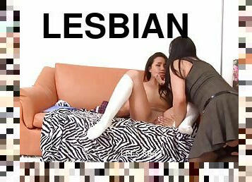 Two smoking hot lesbians like to please each other on the couch