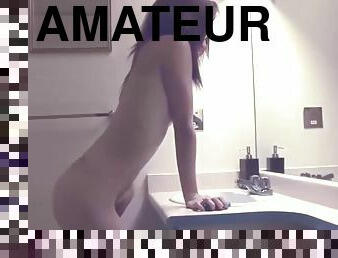 Beautiful girl on webcam masturbate