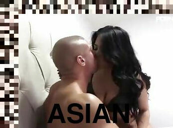 Asian babe gets it from muscled dude
