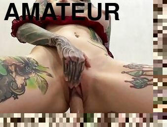 storatuttar, klitta, fitta-pussy, amatör, brudar, tonåring, pov, sprut, ritt, tatuering