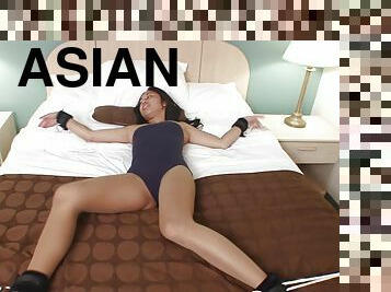 Asian girlfriend gets bound to the bed