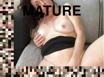 storatuttar, masturbation, fitta-pussy, sekreterare, amatör, mogen, milf, mamma, fingerknull, strumpor