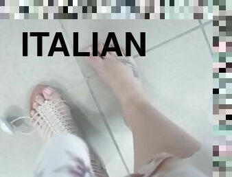 vani, u-javnosti, supruga, mame-koje-bih-jebao, stopala-feet, italijani, fetiš, egzibicionisti