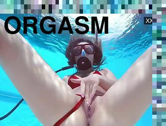 Hungarian Pornstar Lana Tanga Orgasming Underwater