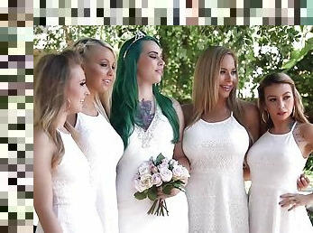 sposa, pecorina, orgie, feste, ragazze-giovani, eruzioni-di-sperma, mammine-mature, pornostar, sesso-di-gruppo, sperma-sulla-faccia