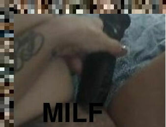 Milf coming hard.