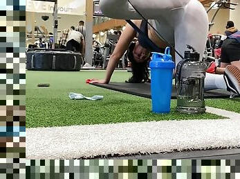gym candid whore stretching