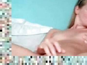 Blonde teen webcam girl masturbates her cunt
