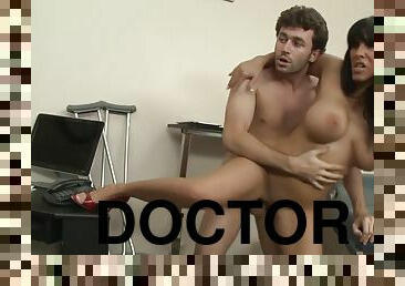 Veronica Rayne In Hot Doctor Fucking Her Horny Patient