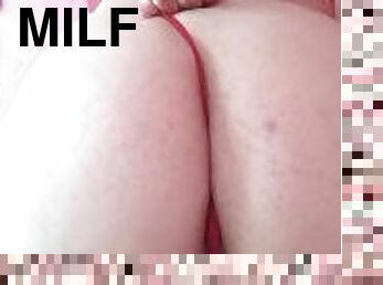 Latina milf shaking her fat ass