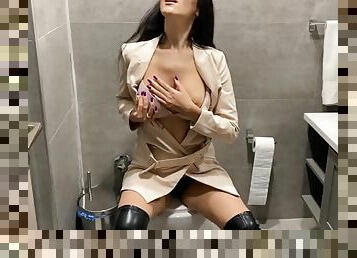 Fucked a hot secretary in the office bathroom