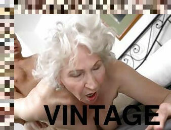 storatuttar, hårig, gammal, skolflicka, cumshot, gamling, vintage, deepthroat, ansiktssprut, blond