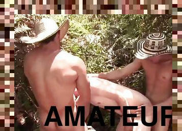 en-plein-air, amateur, anal, fellation, ejaculation-sur-le-corps, hardcore, gay, latina, trio, ejaculation