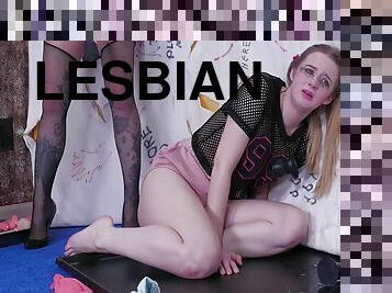 Jessica Kay - Submissive Lesbian Sucking 4 Min