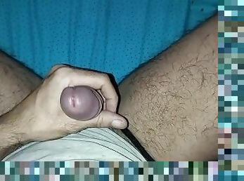 Mañana caliente ,acariciándo mi pene y las braguitas de mi novia