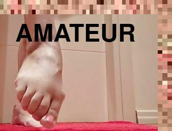 Amateur Milf Feet Solo