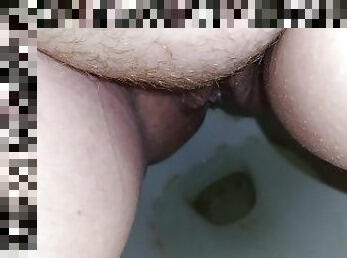 gemuk-fat, kencing, vagina-pussy, amatir, wanita-gemuk-yang-cantik, toilet, seorang-diri, tato