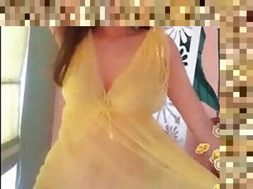 Live dancing sensual yellow transparency 0011