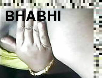 Today Exclusive- Horny Desi Bhabhi Showing He...