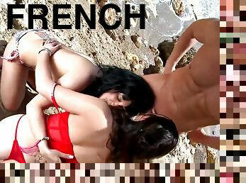 Impromptu threesome on the beach