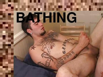 kąpiel, prysznic, tatuaże