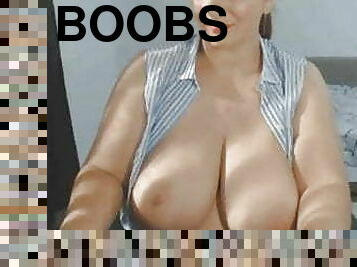 Horny Mom With Huge Boobs Masturbating On Webcam