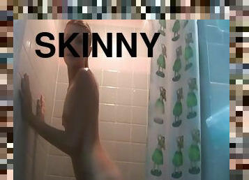 Filming My Roommate In The Shower - DreamGirls