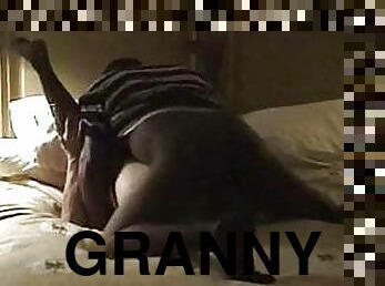 isoäiti-granny, milf, kotitekoinen, kiimainen, puuma