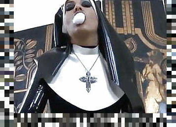 Smoking nun