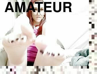 How bad do you want a footjob from these sexy soft feet? ???? ???? ????????