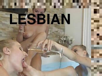 lesbian, bdsm, kaki, rambut-kuning, fetish, perhambaan, jakuzi, dominasi, rambut-perang, meghisap
