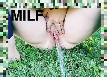 ekstrem, kencing, umum, vagina-pussy, amatir, jenis-pornografi-milf, wanita-gemuk-yang-cantik, kaki, berambut-pirang, berkedip