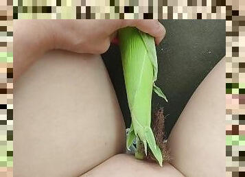 Anna Perv play whith corn when ride car