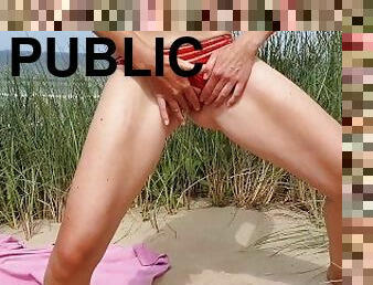 nudistické, orgazmus, na-verejnosti, amatérske, milfka, pláž, blondýna