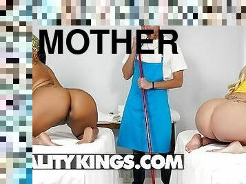 Reality Kings - Bombshells Porsha Carrera & Mz Dani Share The Masseur's Cock In A Hot Threesome