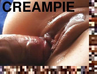 Close-up pussyfucking & creampie