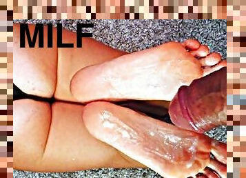 Cumshot Twice on Each MILF Foot