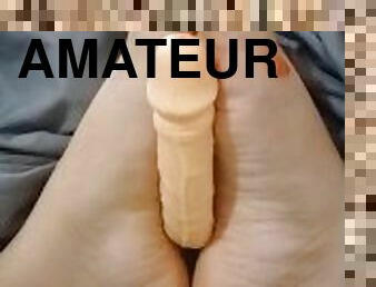 beautiful feet playing masturbation