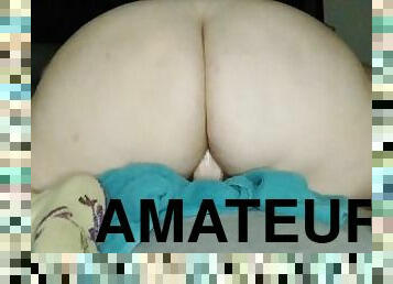 masturbación, orgasmo, amateur, madurita-caliente, regordeta, cabalgando, consolador, a-solas