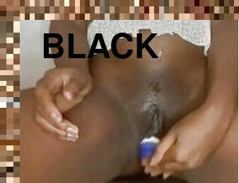 Black girl squirt while cumming so hard