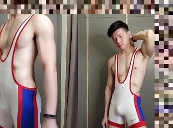 asiatiche, amatoriali, gay, wrestling, feticci, solitari, muscolosi, pelle, provocatorie