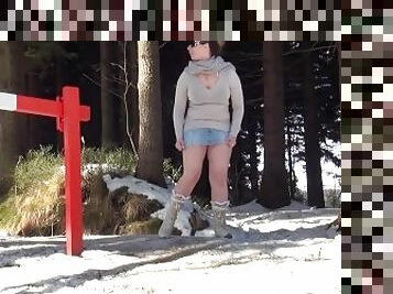 Naughty Babe Pees In The Snow