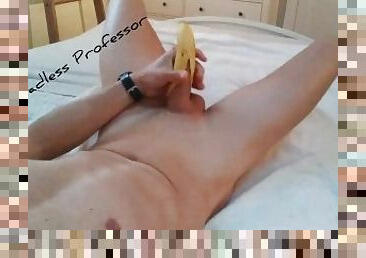 Jerking off - with bananas! ???? ???? ????!