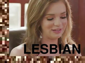 Lesbians kissing turns to hot pussy tribbing
